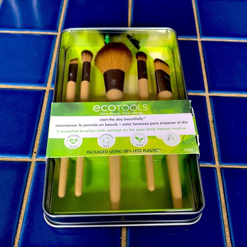EcoTools Makeup Brush Set for Eyeshadow, Foundation, with Bonus Storage Case